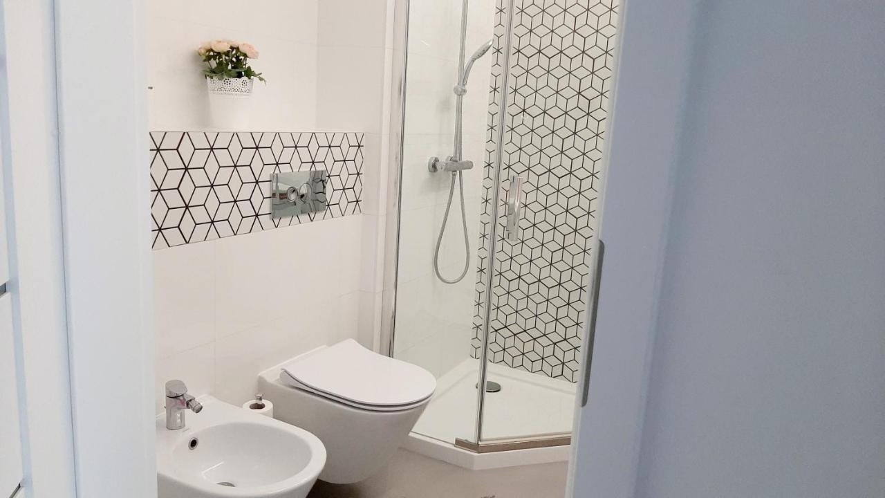 Apartament Morza Szum - Plac Unii- Parking Gdynia Buitenkant foto